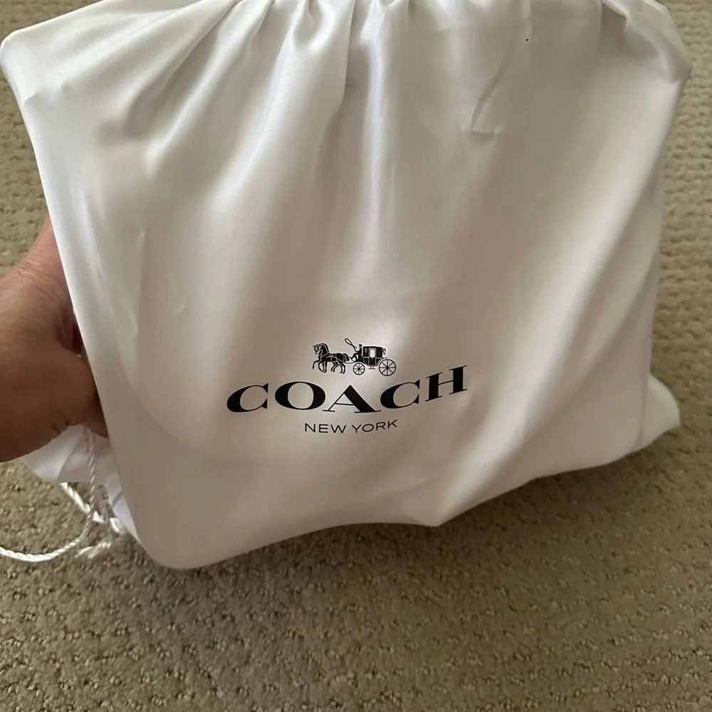Coach elegant shoulder